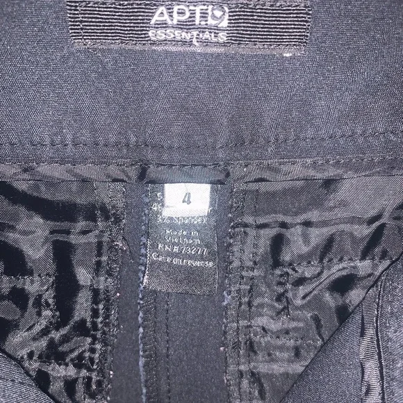 Apt. 9 black capri pants size 4 - Picture 8 of 10